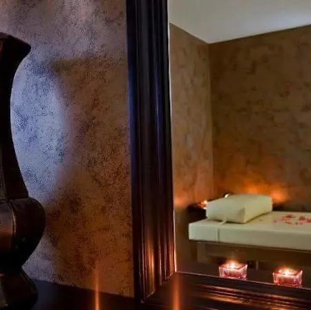 Hotel Incognito